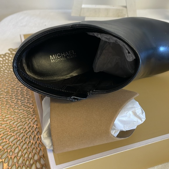 NWT - MICHAEL KORS Paloma leather high heel boots booties. Size 10. SOLD OUT - Picture 13 of 16
